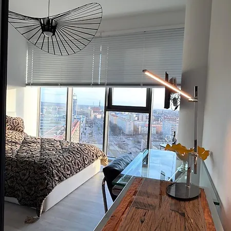 Hanza Tower, Less Is 15th Basen Sauna *