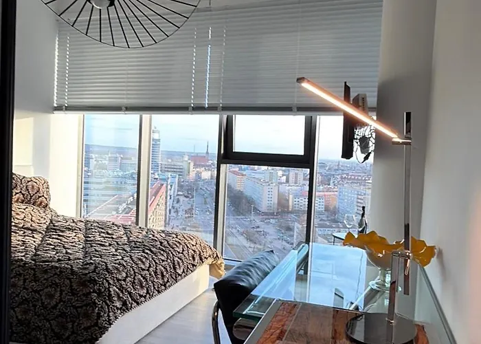 Hanza Tower, Less Is 15th Basen Sauna *